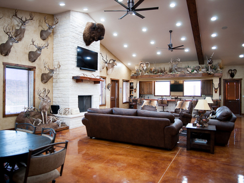 Massive Texas Whitetail (Estate)